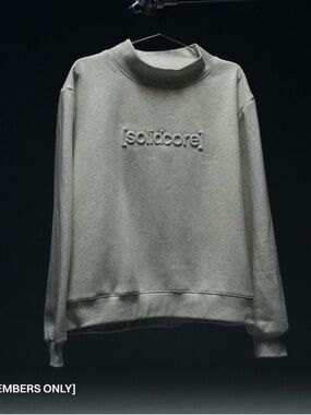 Solid core limited edition “solidays” mockneck